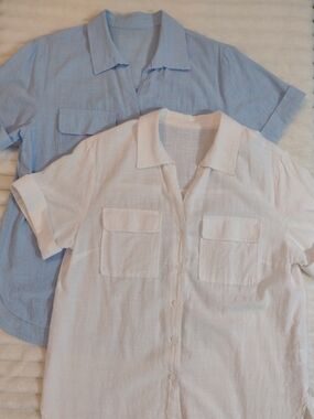 Lot of 2 Linen Cotton Blend Shirts Women's Med Blue White Resort Pockets Button